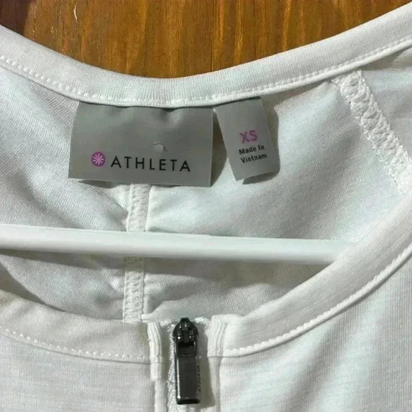 2/$15 Athleta tank top size extra small - Picture 4 of 4